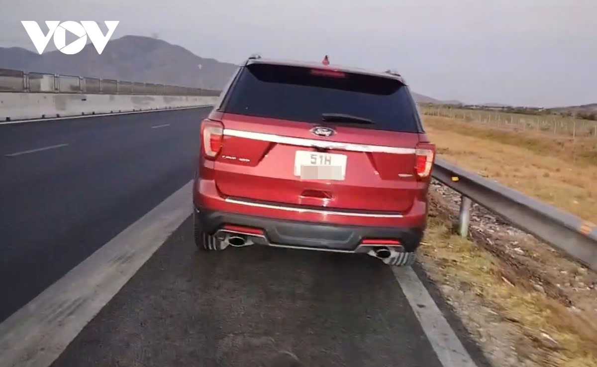 Tài xế bị phạt 21 triệu đồng vì vi phạm nhiều lỗi trên tuyến cao tốc